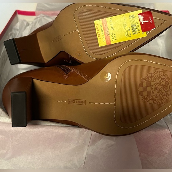 Vince Camuto Membidi Dress Boots Warm Carmel Burnish Leather Size 7M NIB - Picture 6 of 6